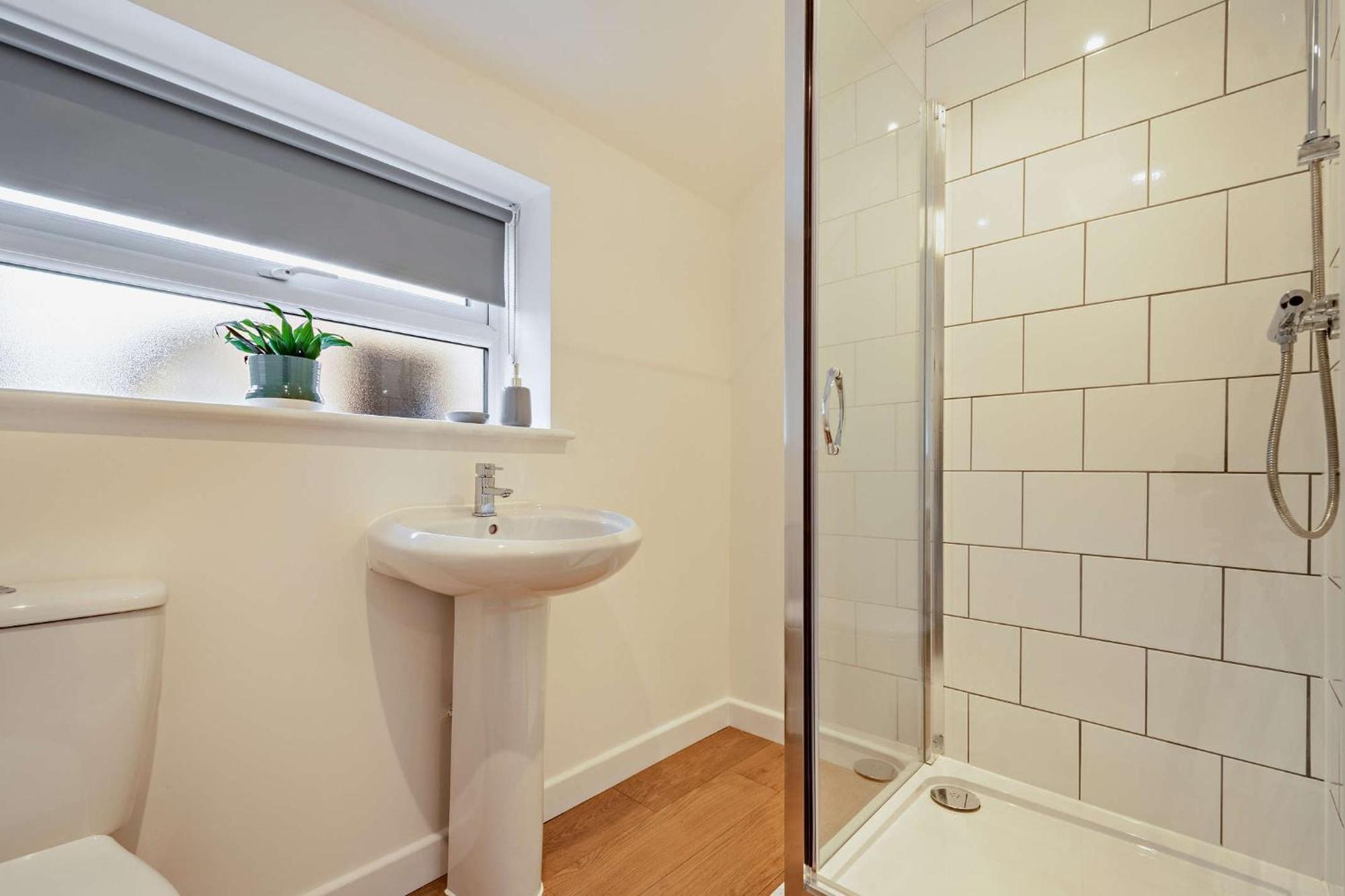 Modern, Living Apartments- Private Parking Apartment