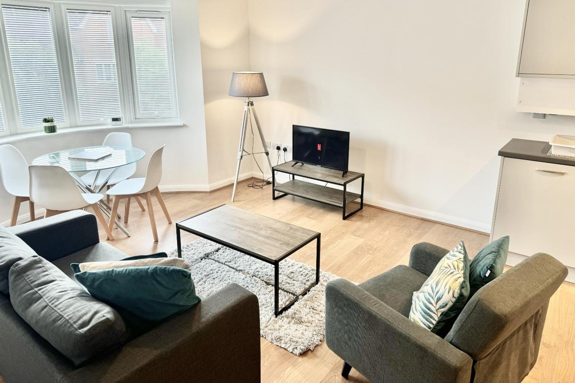 Modern, Living Apartments- Private Parking Оксфорд
