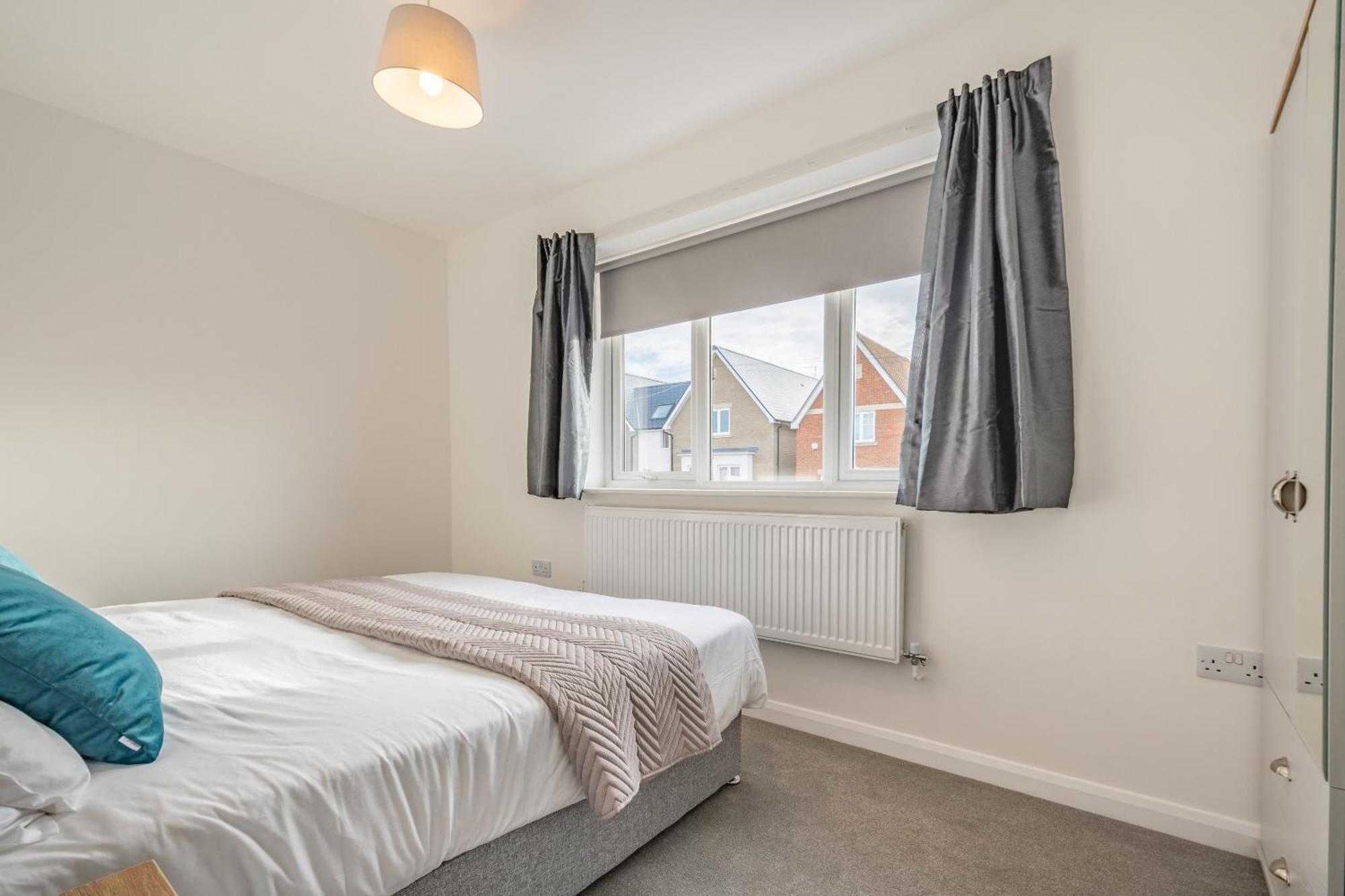 Modern, Living Apartments- Private Parking Apartment