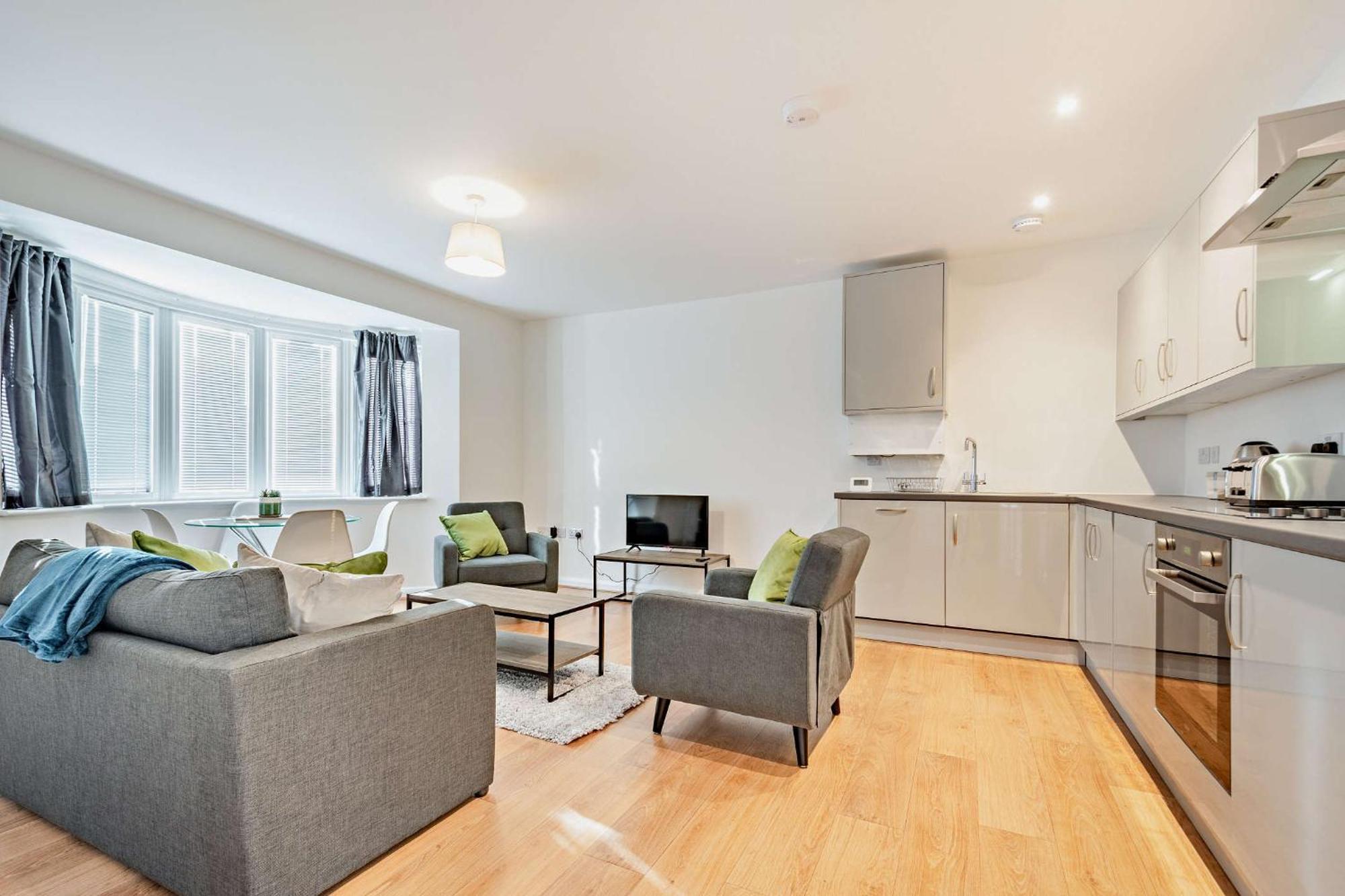 Modern, Living Apartments- Private Parking * Оксфорд