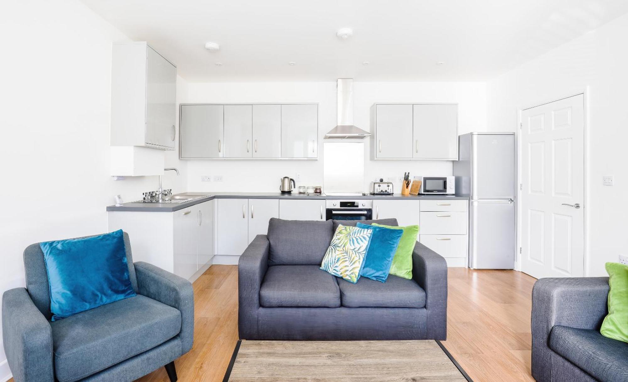 Modern, Living Apartments- Private Parking Oxford