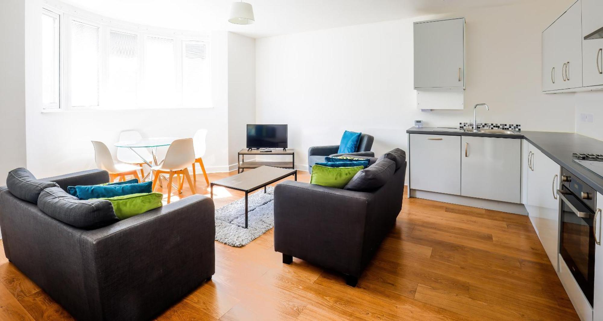Modern, Living Apartments- Private Parking Apartment