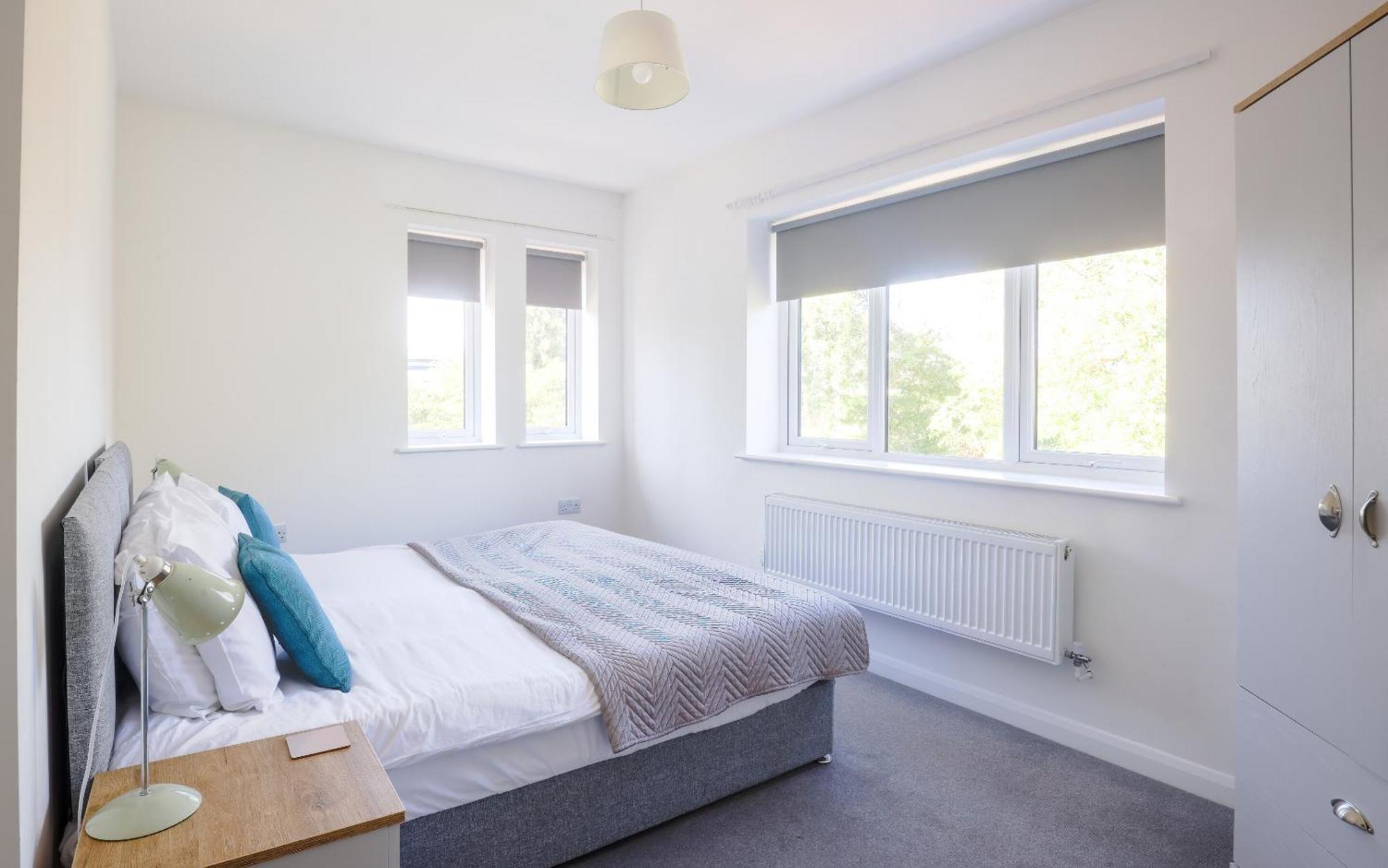 Modern, Living Apartments- Private Parking