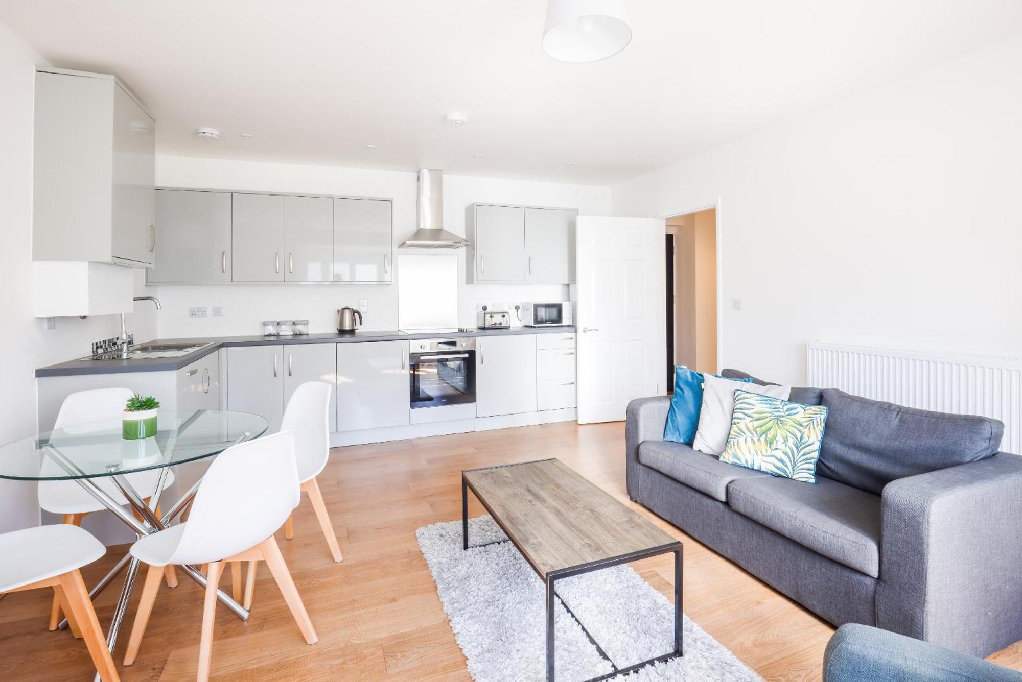 Modern, Living Apartments- Private Parking Apartment