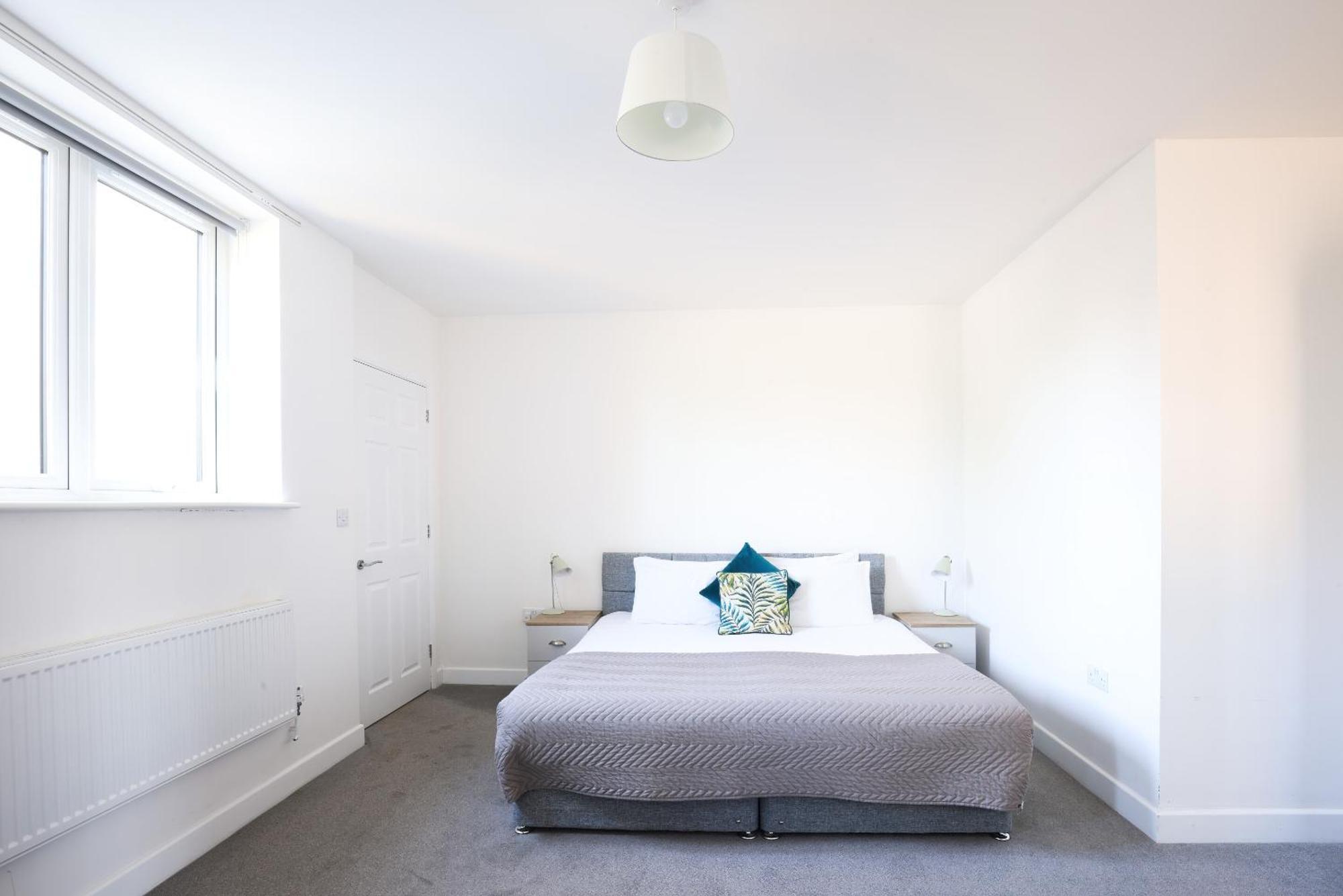 Modern, Living Apartments- Private Parking Oxford