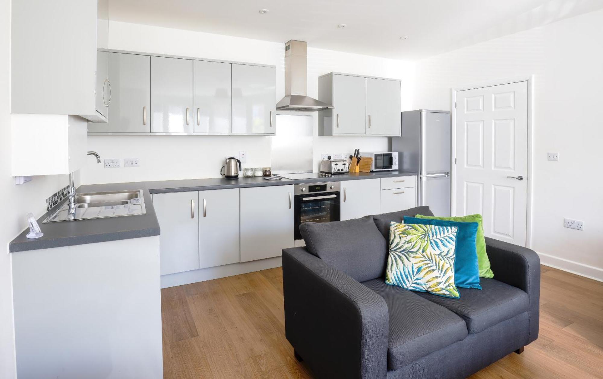 Modern, Living Apartments- Private Parking Apartment