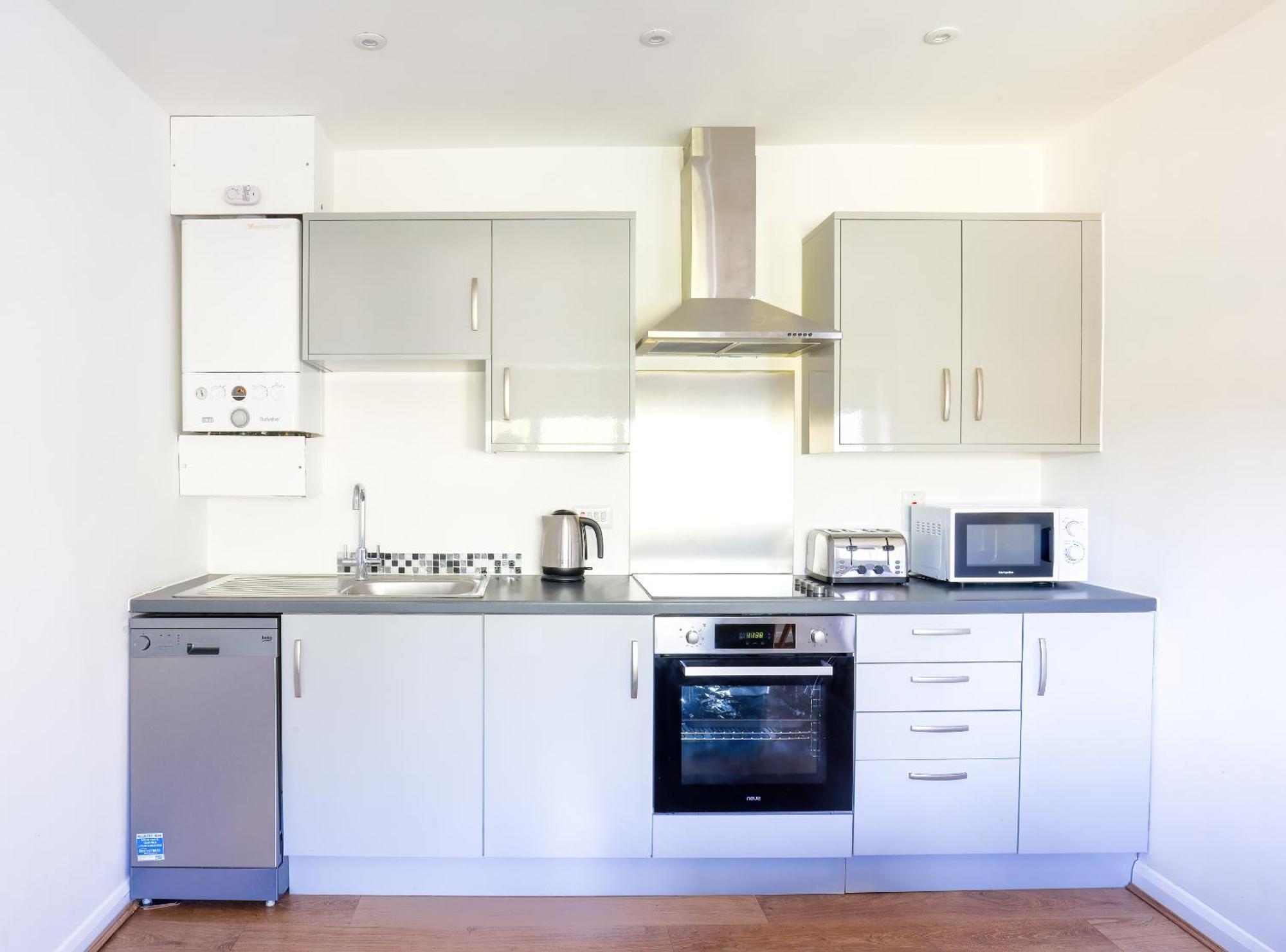 Modern, Living Apartments- Private Parking